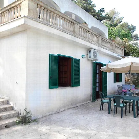 Villa Fronte Mare *